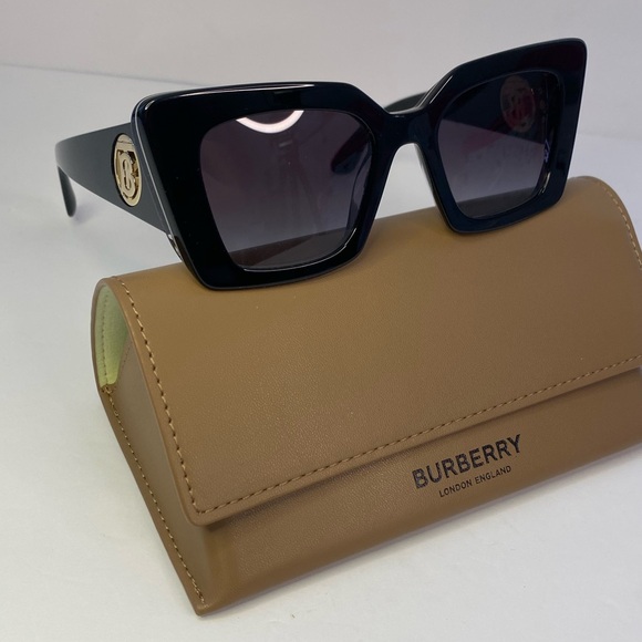 💯 - NEW Burberry BE4344 Daisy 300187 Black Dark Gray Square Women Sunglasses - Picture 7 of 15